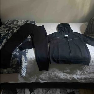 Men’s Nike tech tracksuit